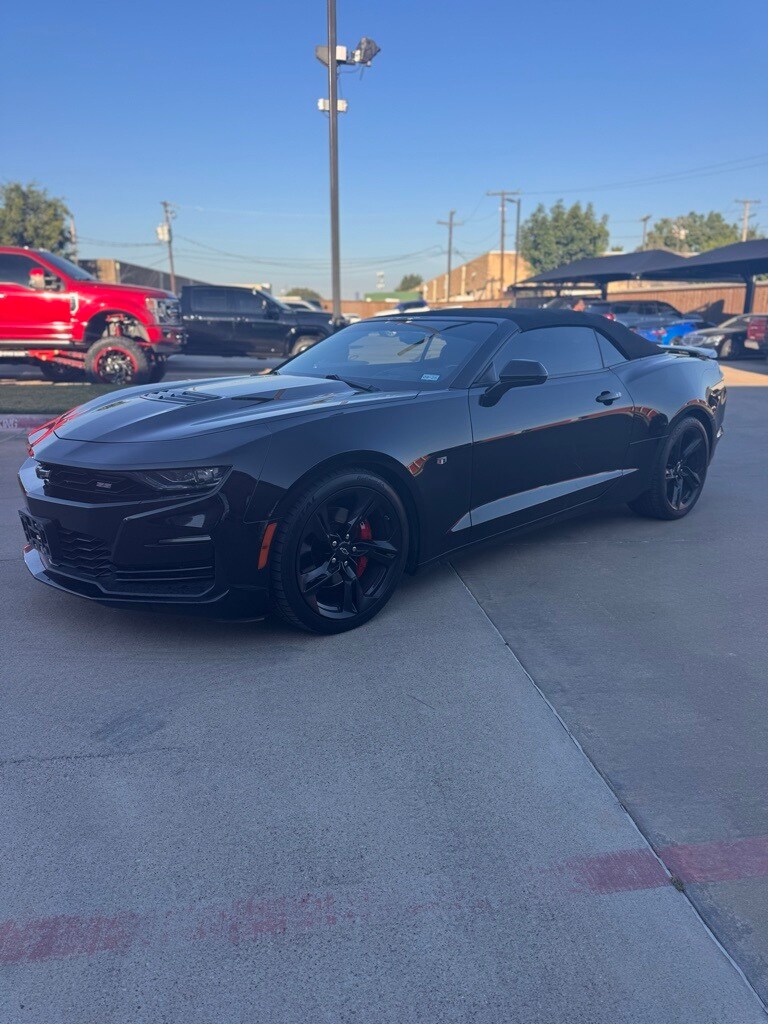 2020 Chevrolet Camaro SS photo 2