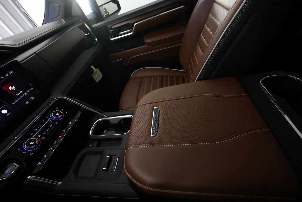 2025 GMC Sierra 3500HD Denali Ultimate - Photo 37