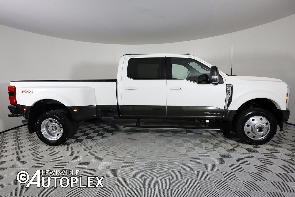 2025 Ford F-450 King Ranch photo 4