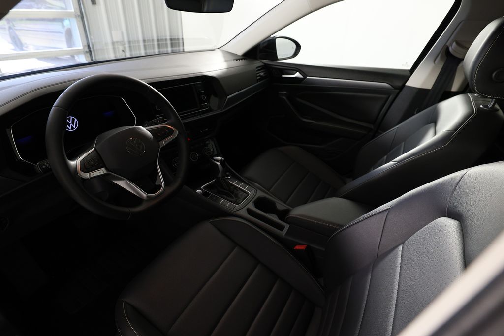 2024 Volkswagen Jetta SE - Photo 16