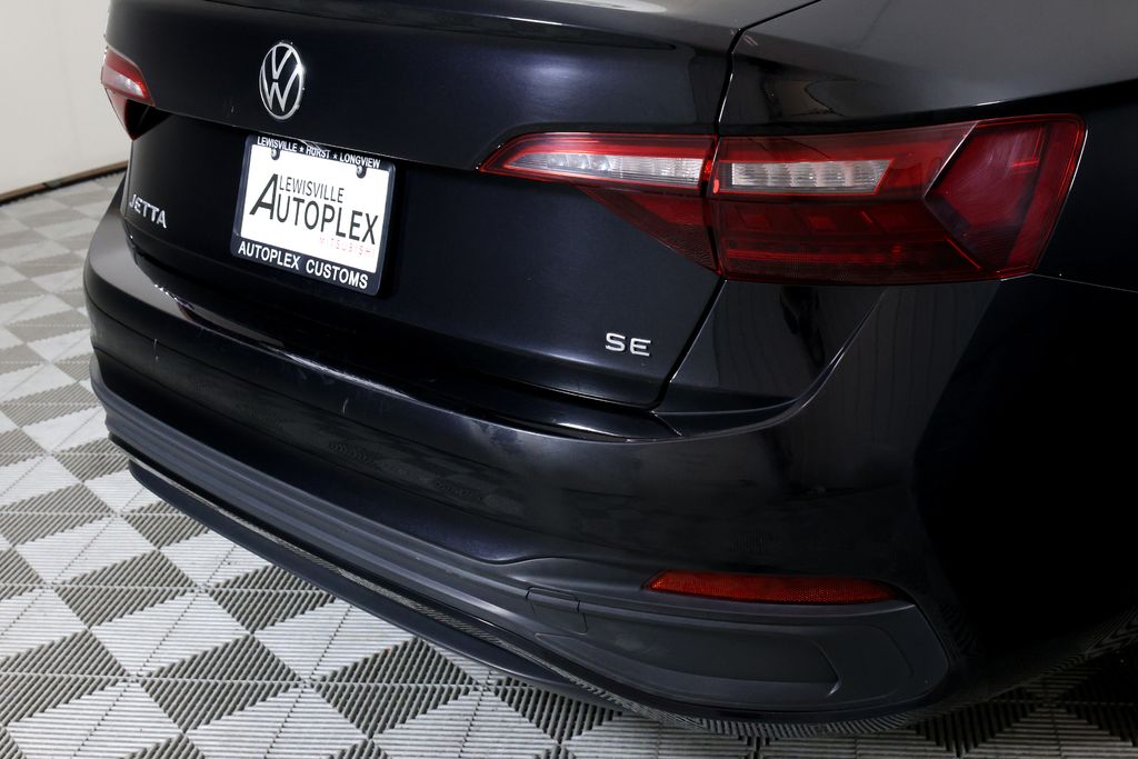 2024 Volkswagen Jetta SE - Photo 40