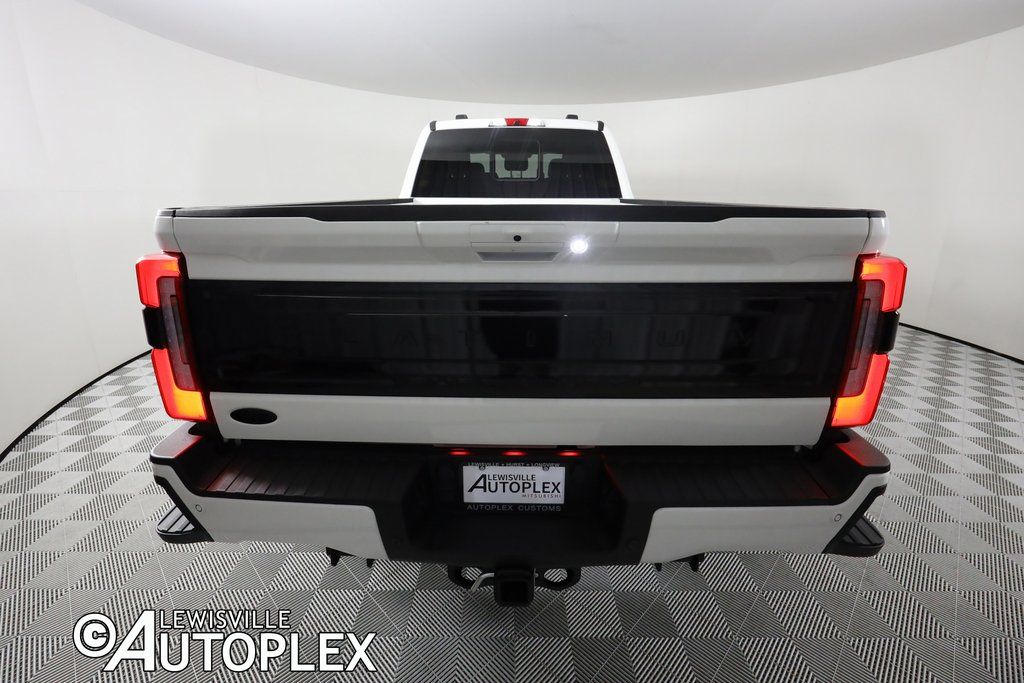 2025 Ford F-450 Super Duty Platinum - Photo 6