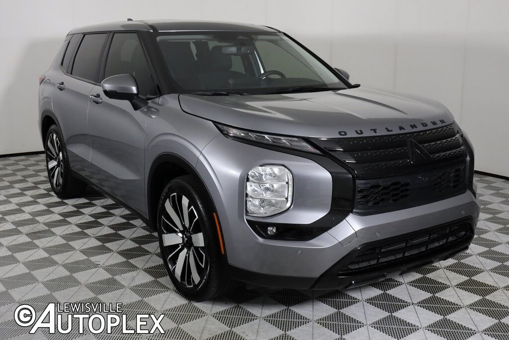 2022 Mitsubishi Outlander SE photo 3