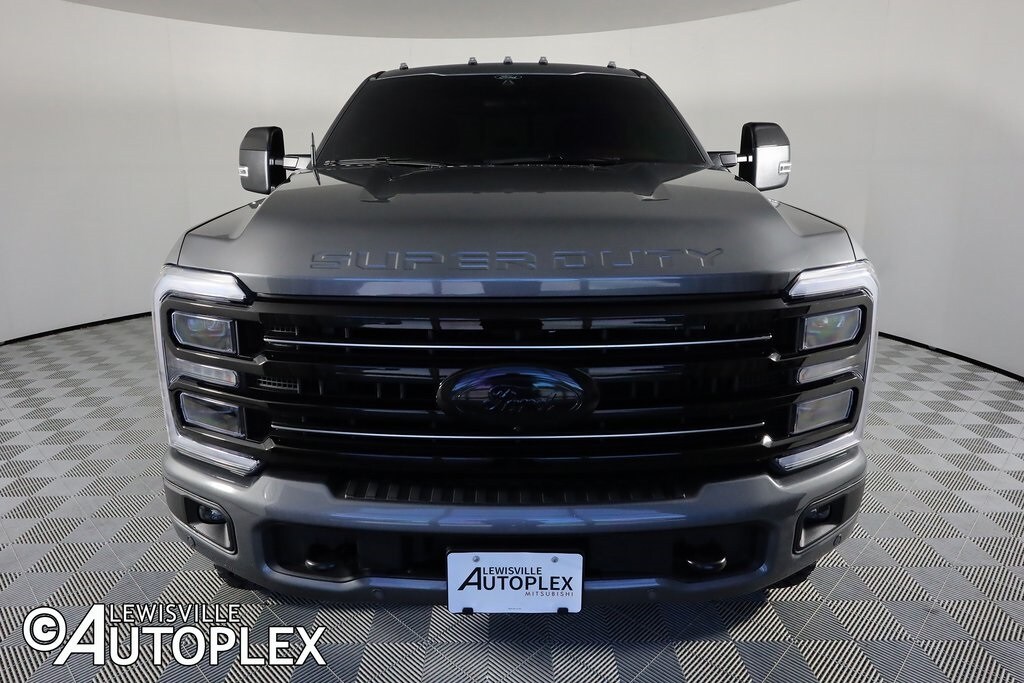 2025 Ford F-250 Platinum photo 2