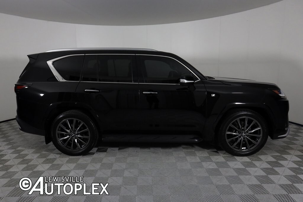 2023 Lexus LX 600 F SPORT photo 4