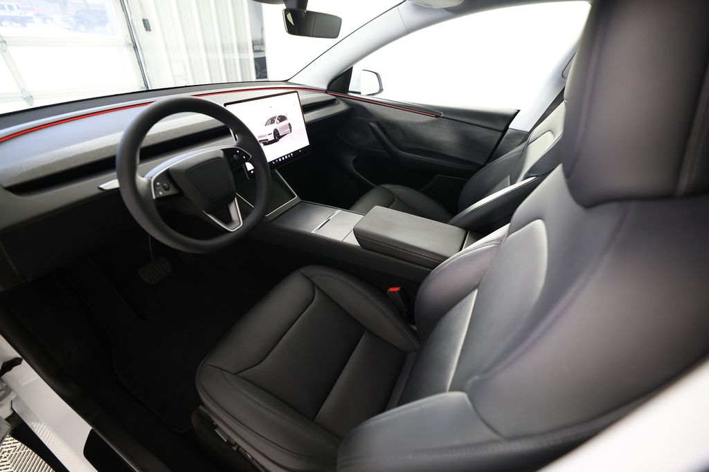 2026 Tesla Model Y Long Range - Photo 15