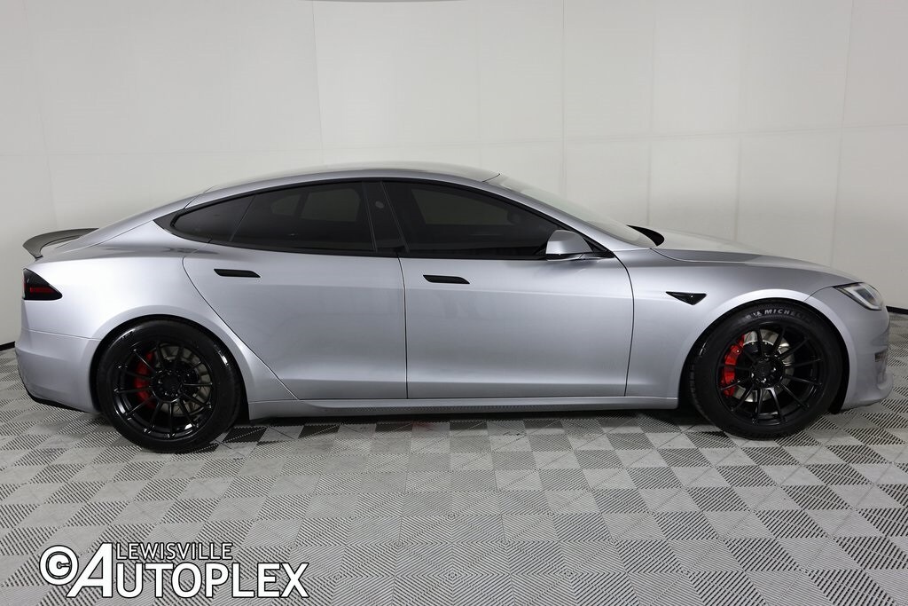 2025 Tesla Model S Plaid photo 4