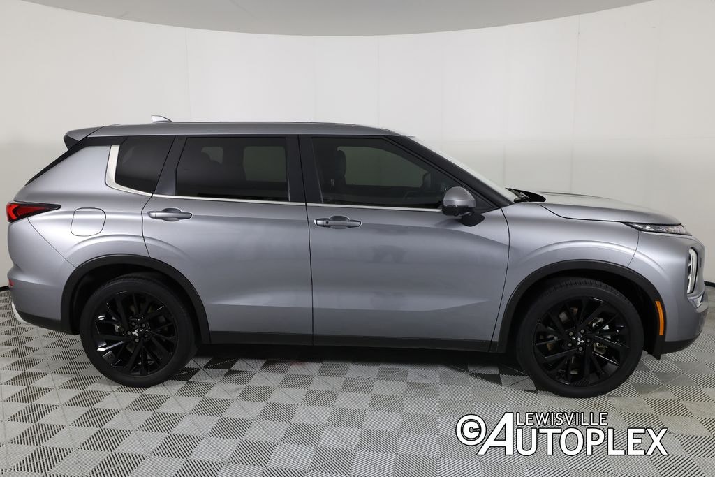 Used 2024 Mitsubishi Outlander SE SUV