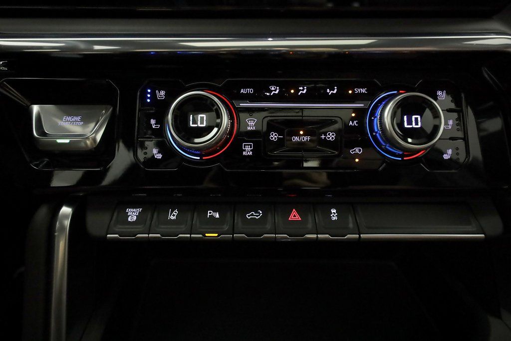 2024 GMC Sierra 3500HD Denali Ultimate - Photo 35