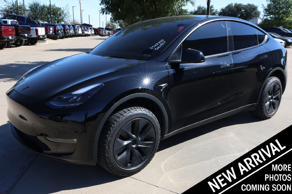 Used 2024 Tesla Model Y Long Range with VIN 7SAYGAEE4RF183672 for sale in Lewisville, TX