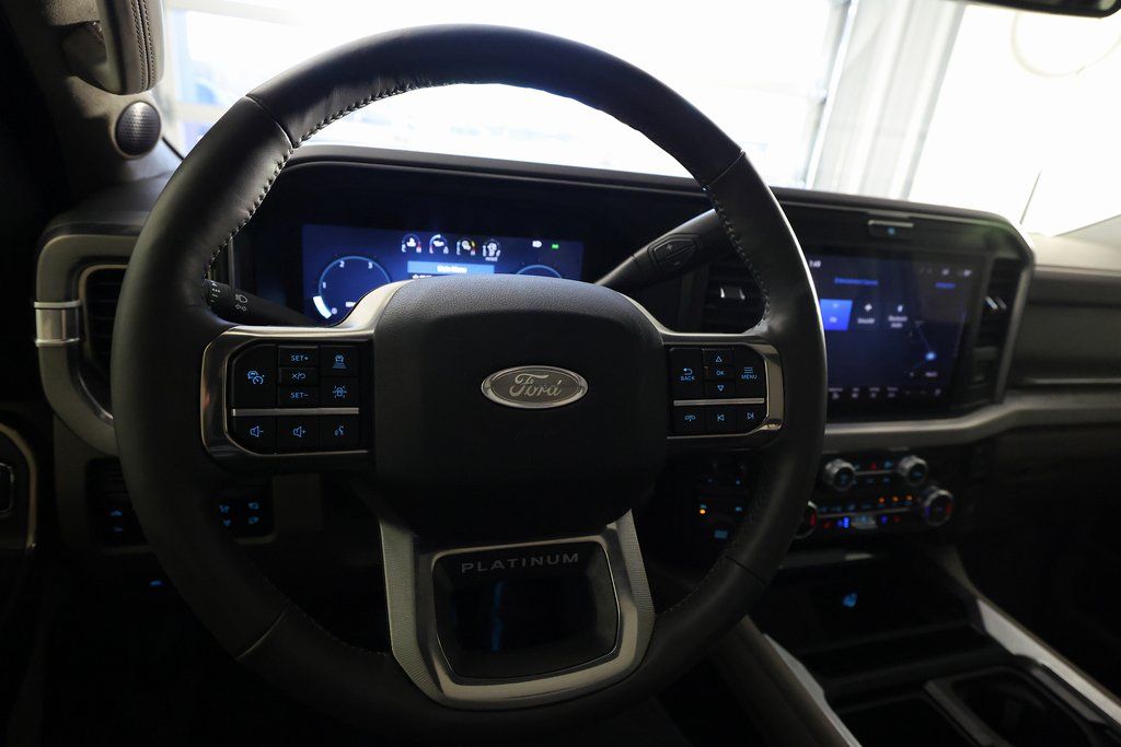 2025 Ford F-350 Super Duty Platinum - Photo 17