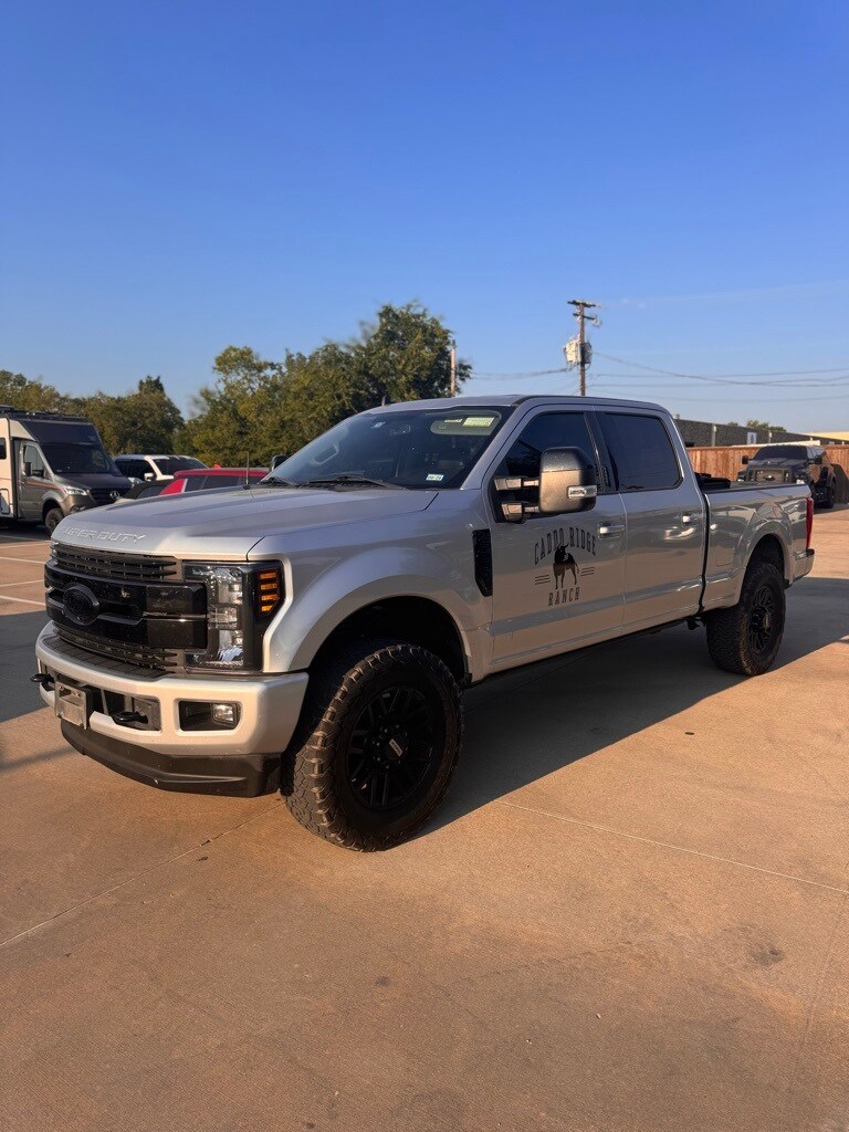 2019 Ford F-250 Lariat photo 2