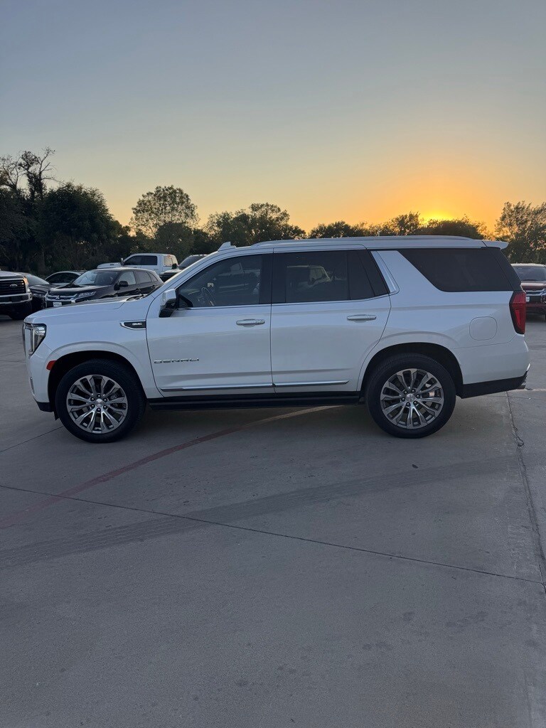 2021 Gmc Yukon Denali photo 3