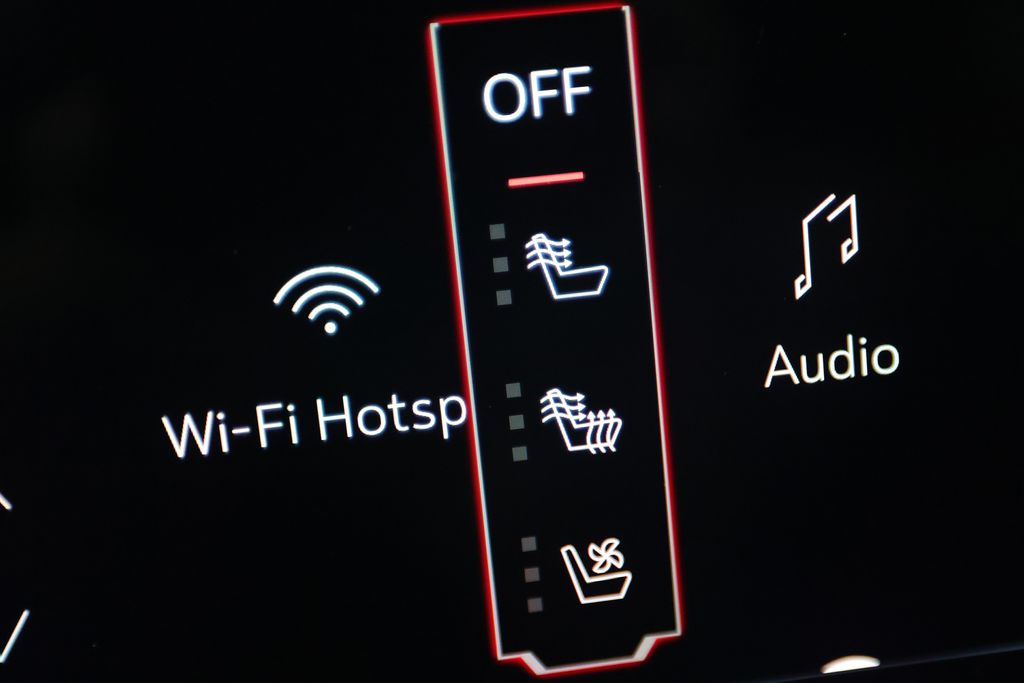 2025 GMC Yukon AT4 - Photo 30