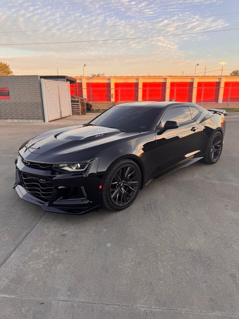 2018 Chevrolet Camaro ZL1 photo 2