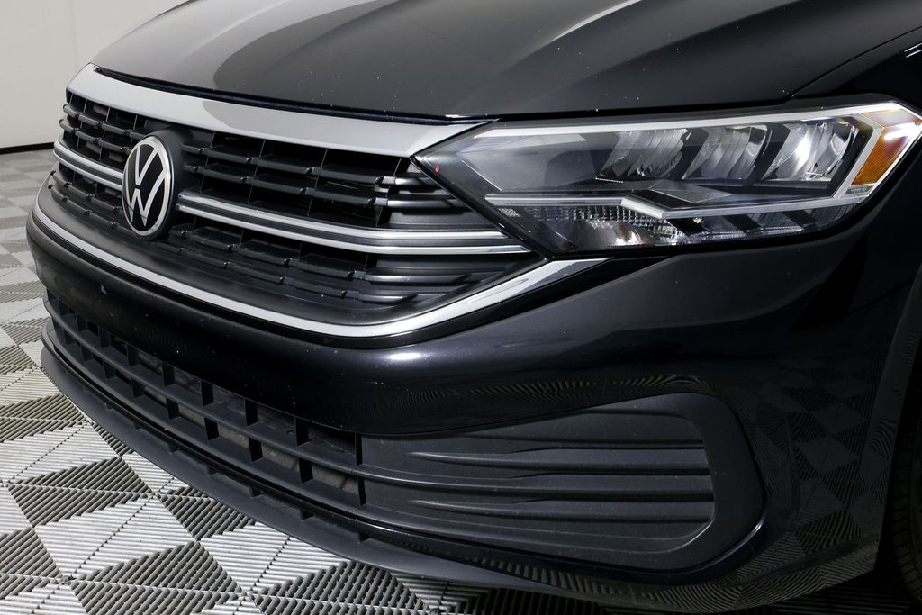 2024 Volkswagen Jetta SE - Photo 35