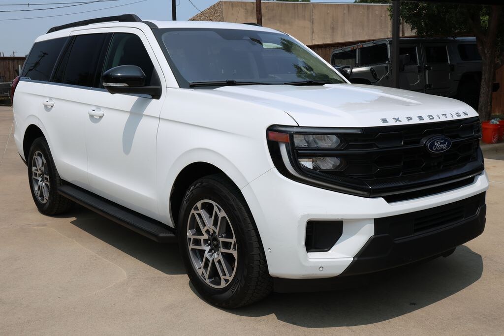 Used 2025 Ford Expedition Active SUV