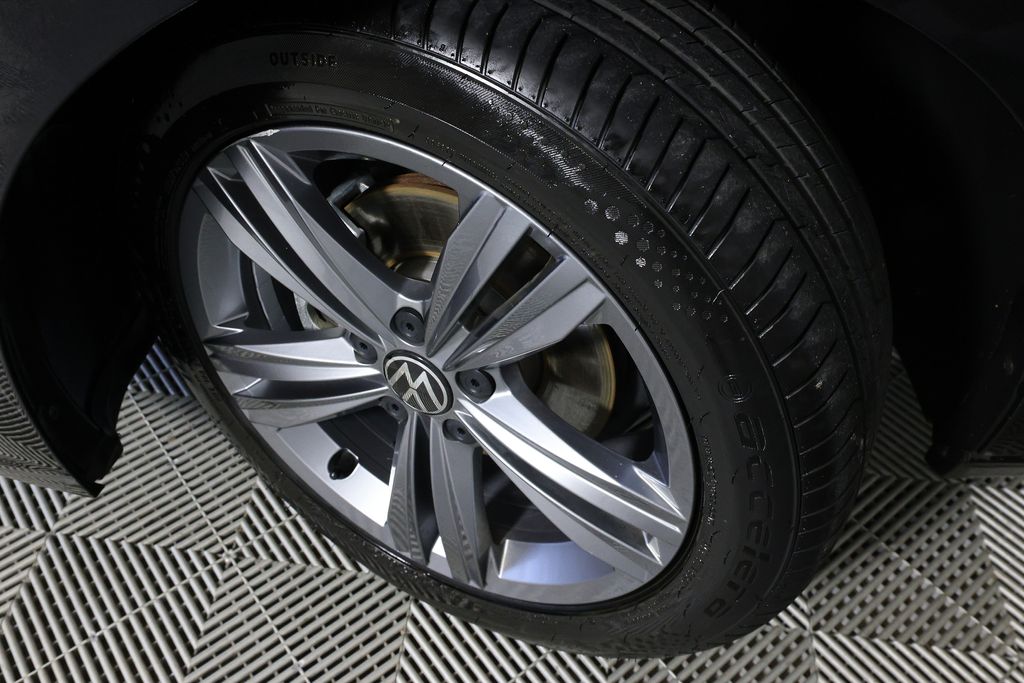 2024 Volkswagen Jetta SE - Photo 37