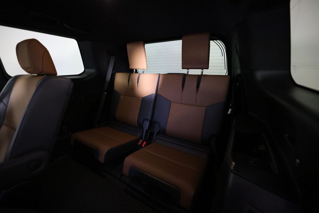 2024 Lexus GX Premium+ - Photo 14