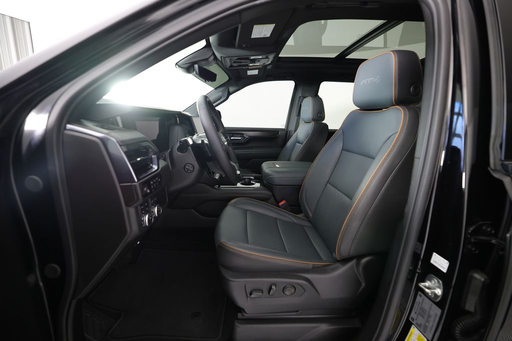2025 GMC Yukon AT4 - Photo 19