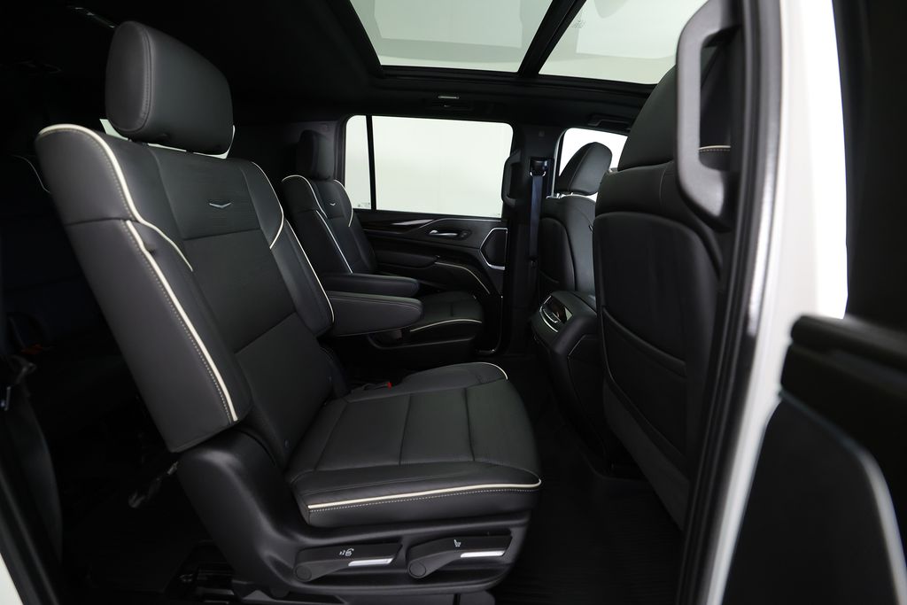 2024 Cadillac Escalade ESV Premium Luxury - Photo 11