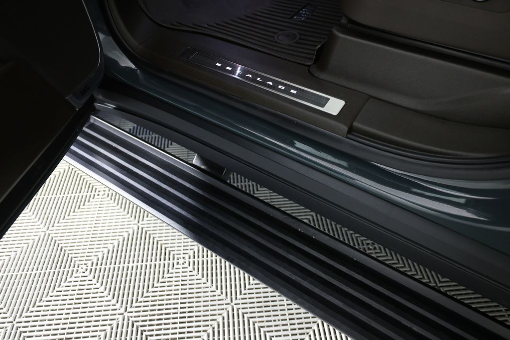 2026 Cadillac Escalade Luxury - Photo 18
