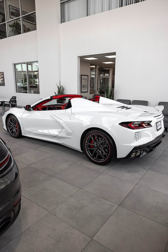 2023 Chevrolet Corvette Stingray 3LT photo 2