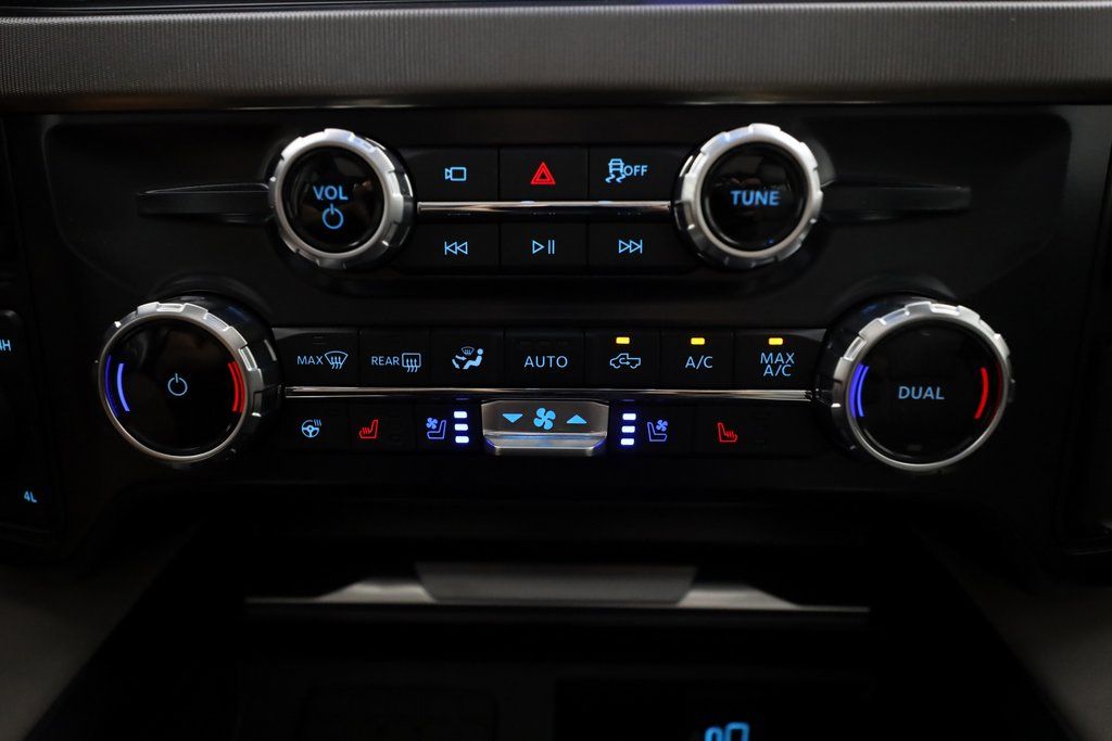 2025 Ford F-450 Super Duty Platinum - Photo 38