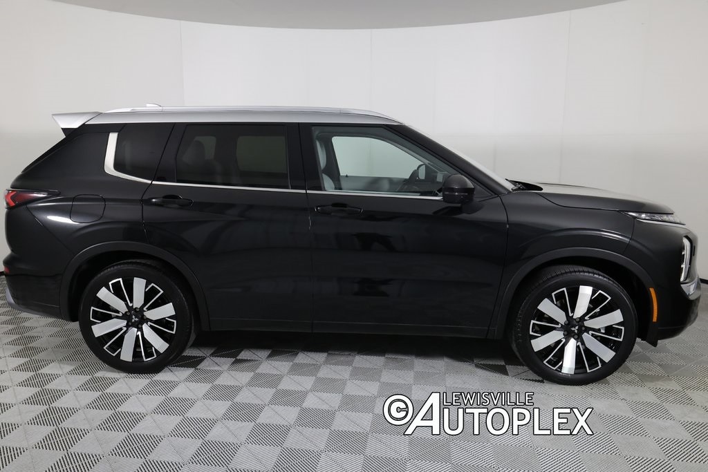 Used 2025 Mitsubishi Outlander Platinum Edition SUV
