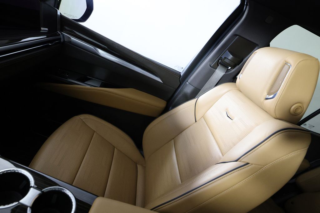 2026 Cadillac Escalade Luxury - Photo 38