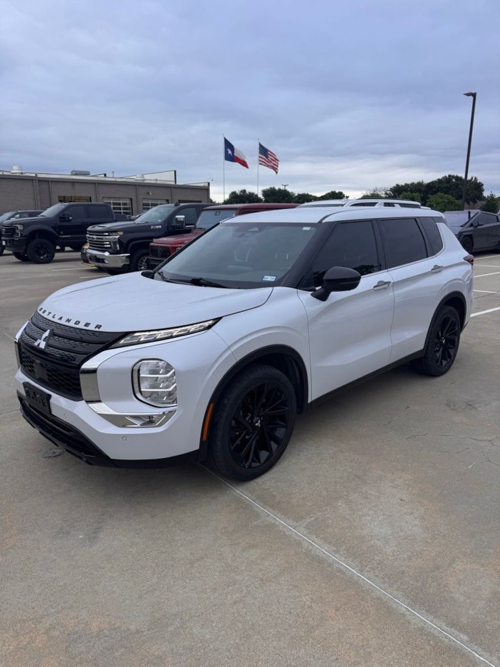 Used 2023 Mitsubishi Outlander SE Black Edition SUV