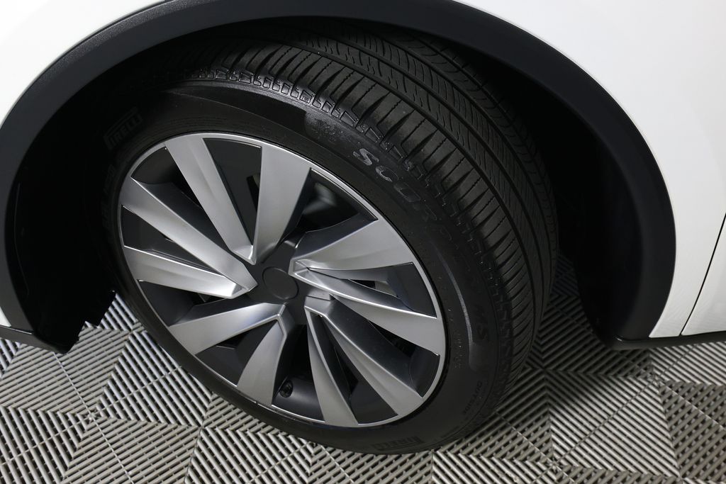 2026 Tesla Model Y Long Range - Photo 35