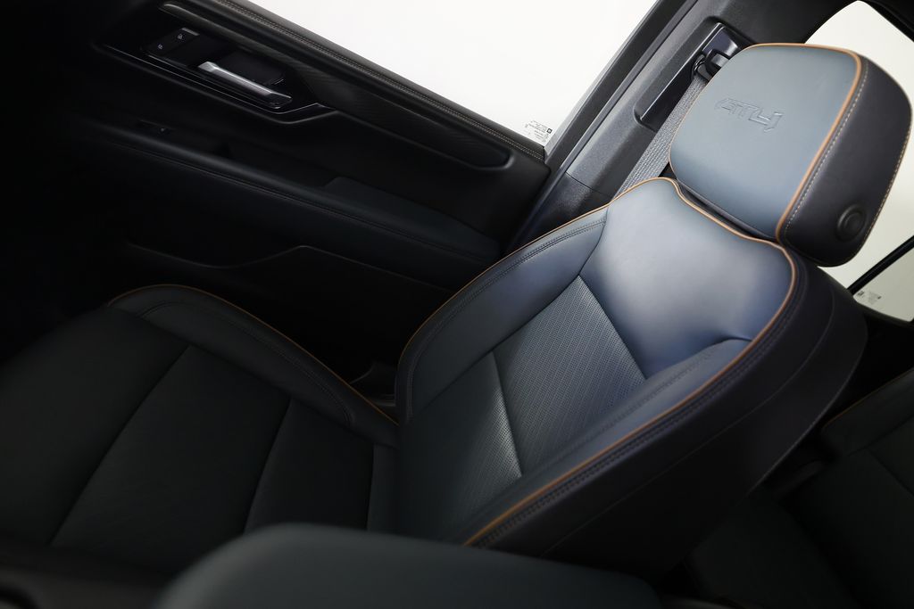 2025 GMC Yukon AT4 - Photo 39