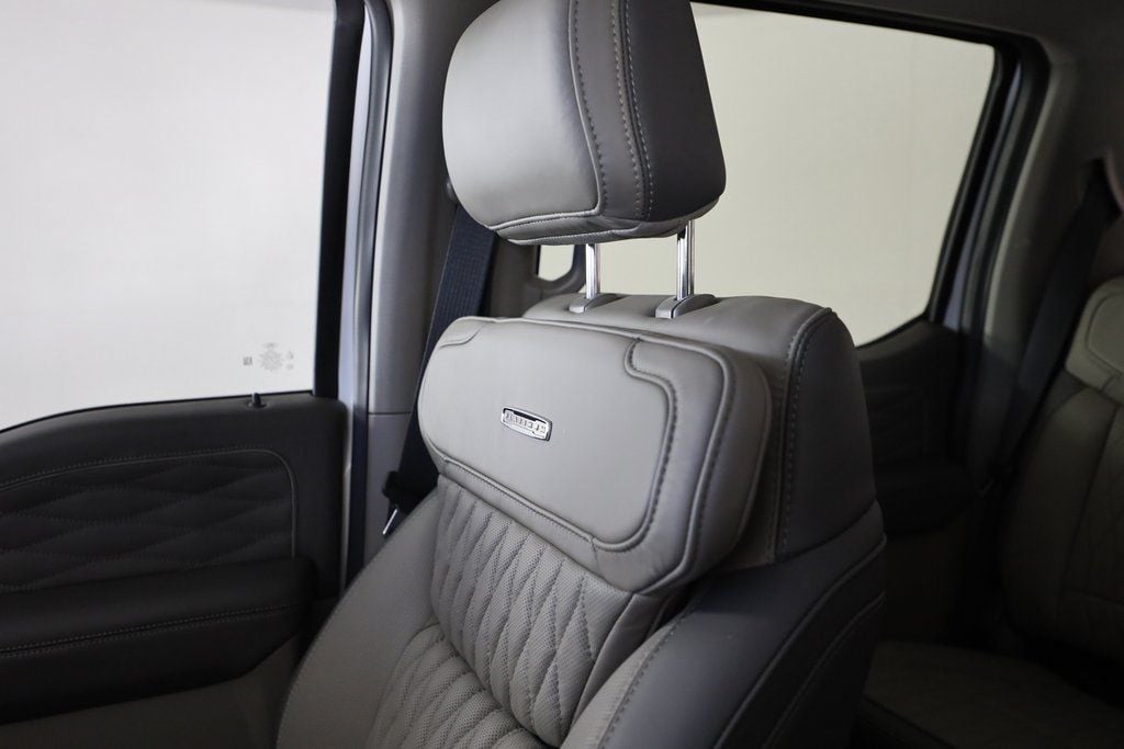 2025 Ford F-450 Super Duty Platinum - Photo 48