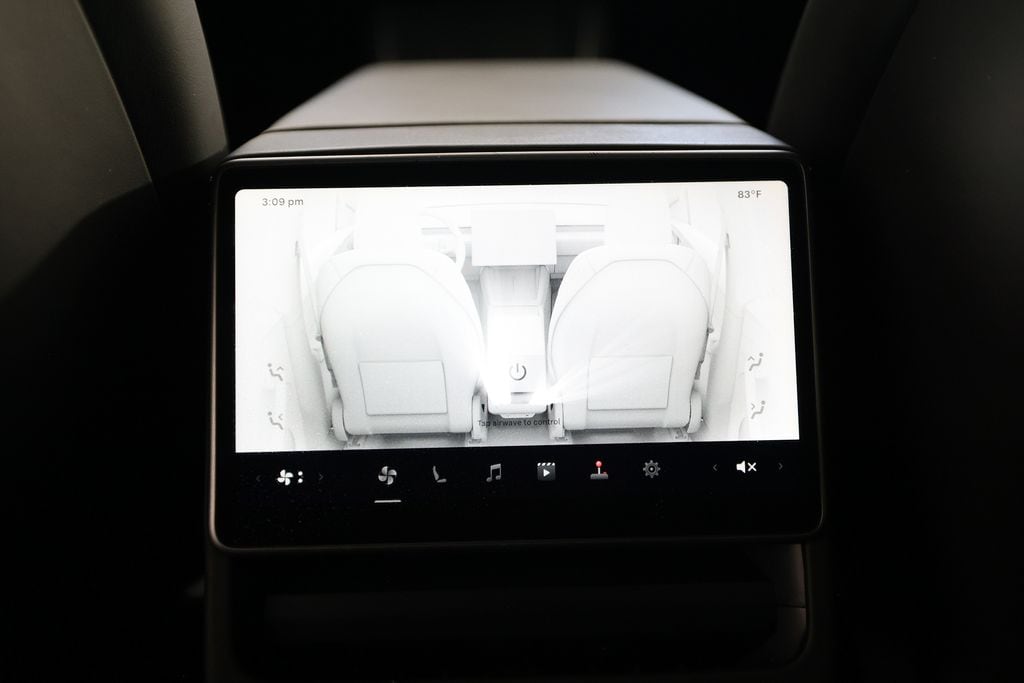 2026 Tesla Model Y Long Range - Photo 14