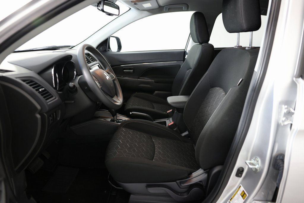 2025 Mitsubishi Outlander Sport ES - Photo 14