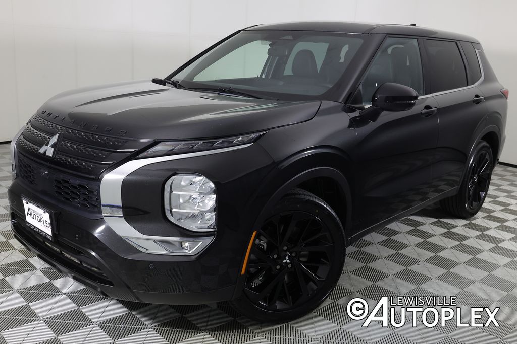 2023 Mitsubishi Outlander SE Black Edition 2WD's photo