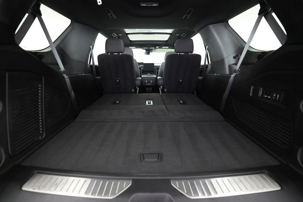 2025 GMC Yukon AT4 - Photo 15