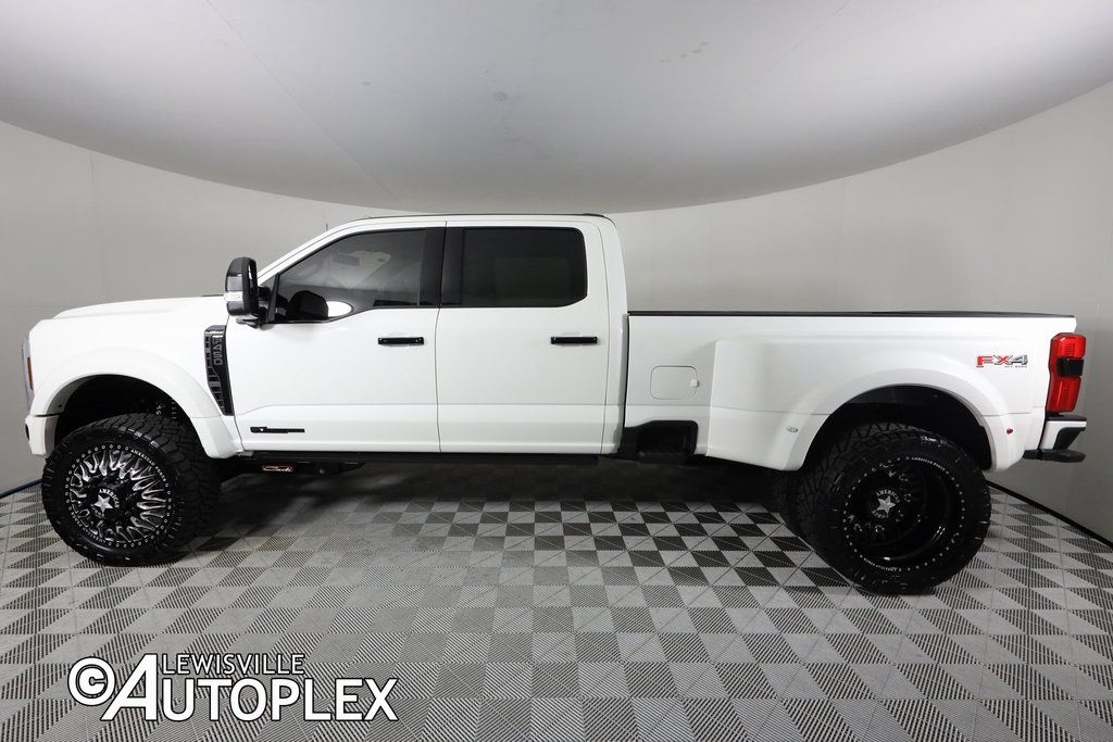 2025 Ford F-450 Super Duty Platinum - Photo 10