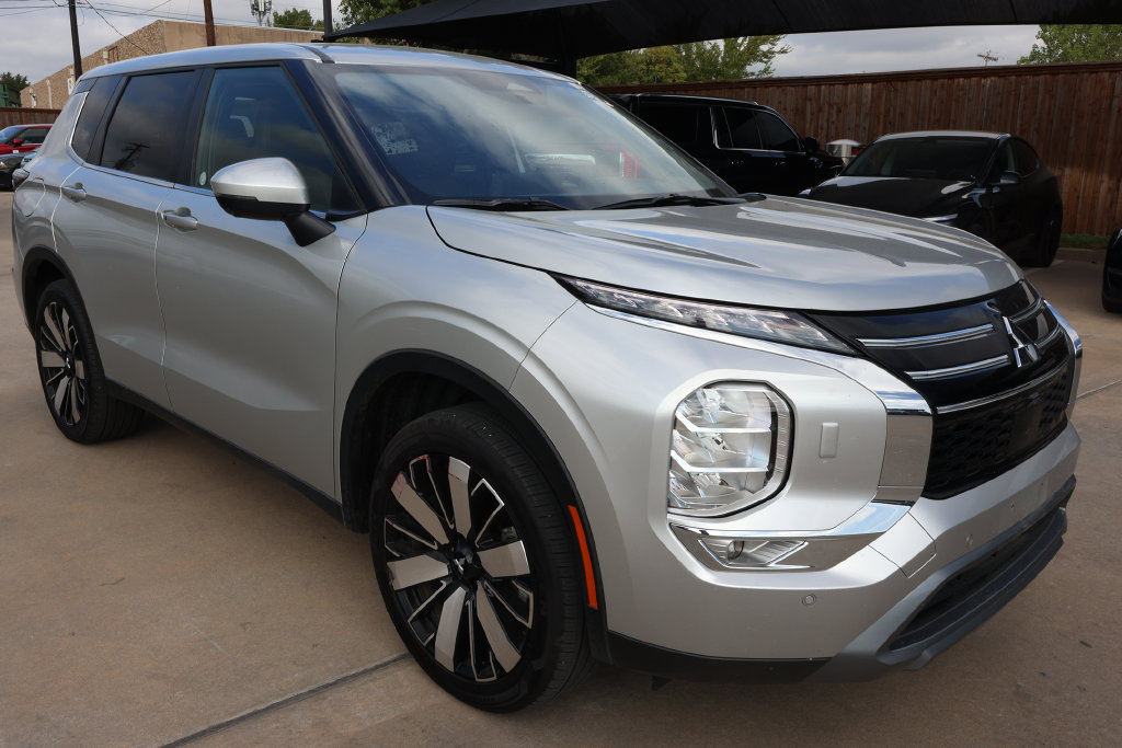 Used 2025 Mitsubishi Outlander SE SUV