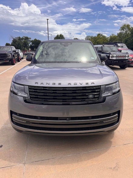 2024 Land Rover Range Rover SUV SE
