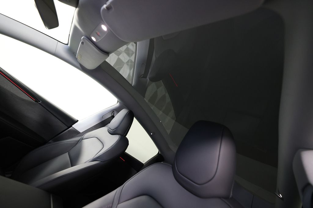 2026 Tesla Model Y Long Range - Photo 27