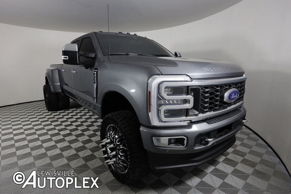 2024 Ford F-350 Platinum photo 3
