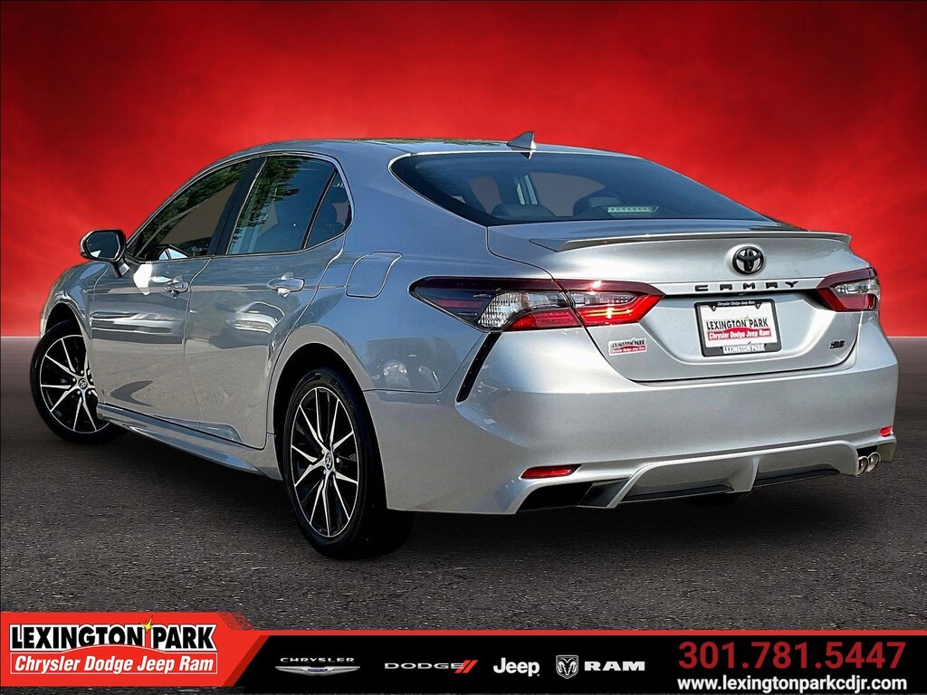 Used 2022 Toyota Camry SE SE Auto