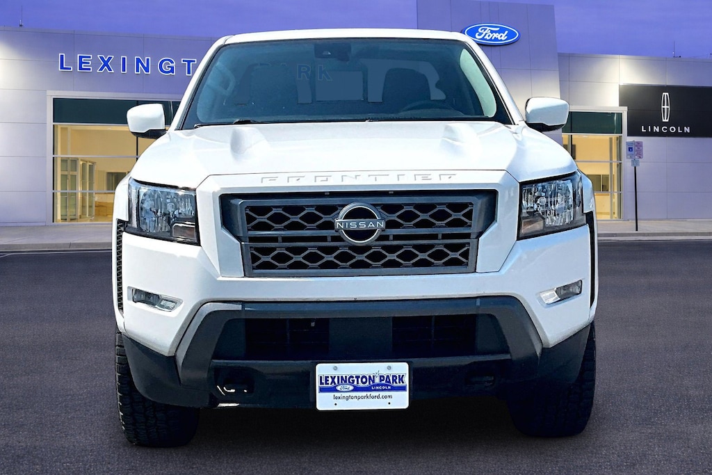 Used 2024 Nissan Frontier SV Crew Cab 4x4 SV
