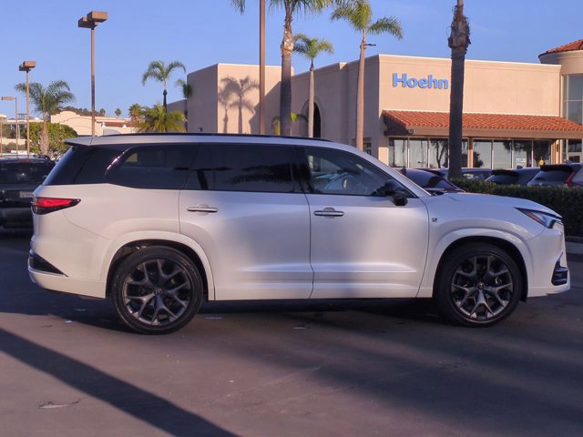 2025 Lexus TX 500h F SPORT Premium photo 3