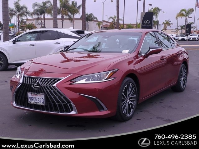 2025 Lexus ES Hybrid 300h's photo