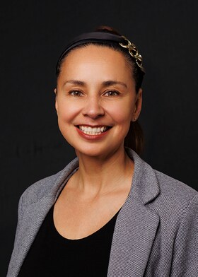 Staff member Aly Santana from ID_6ba79cdd243b