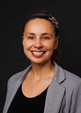 Staff member Aly Santana from ID_6ba79cdd243b