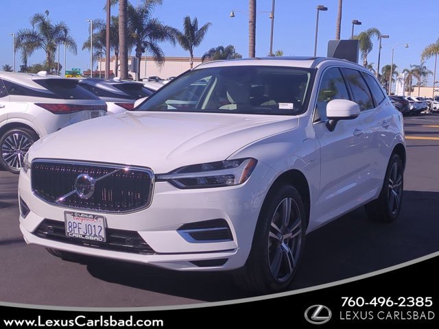 2020 Volvo XC60 Momentum's photo